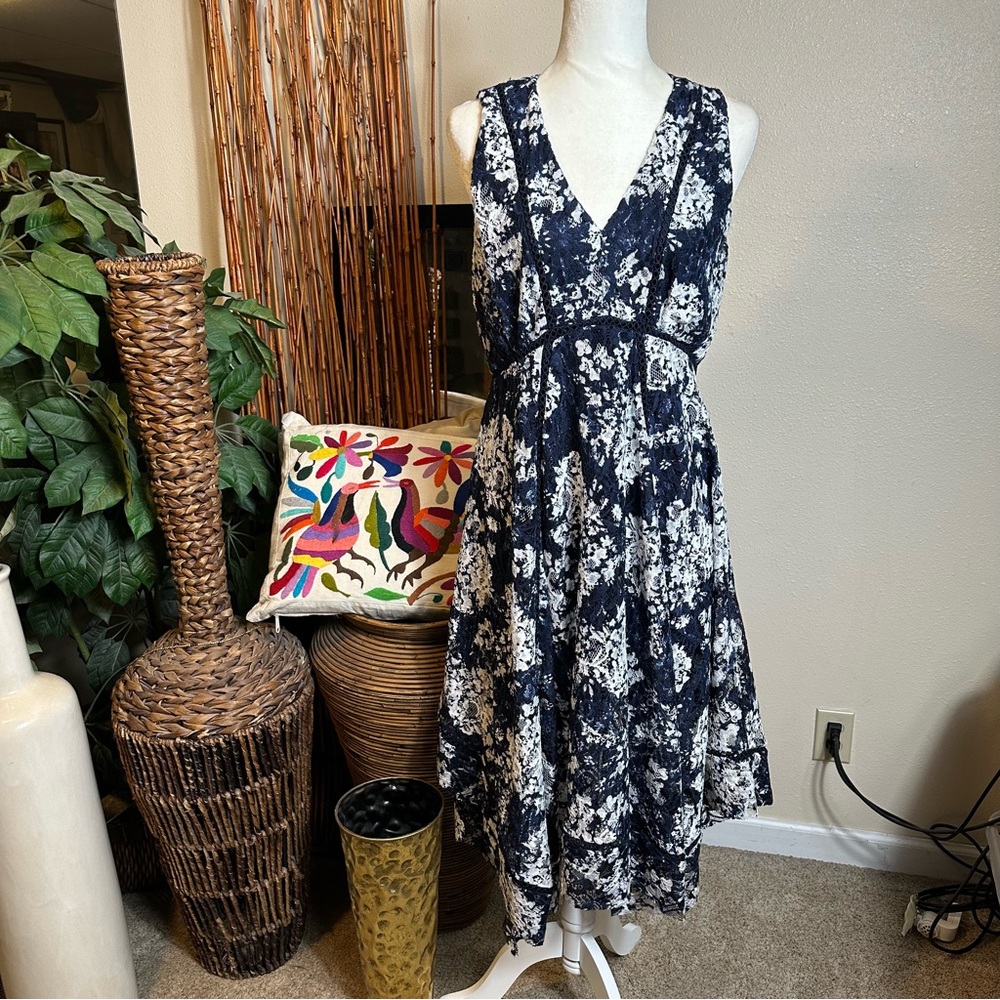 Just...Taylor Elegant Navy and White Maxi Dress